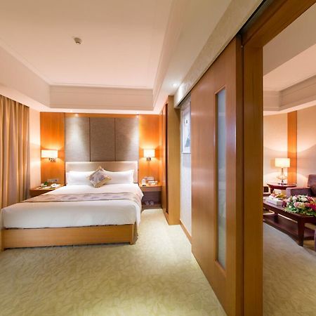The Grand Plaza Hotel Csian Kültér fotó