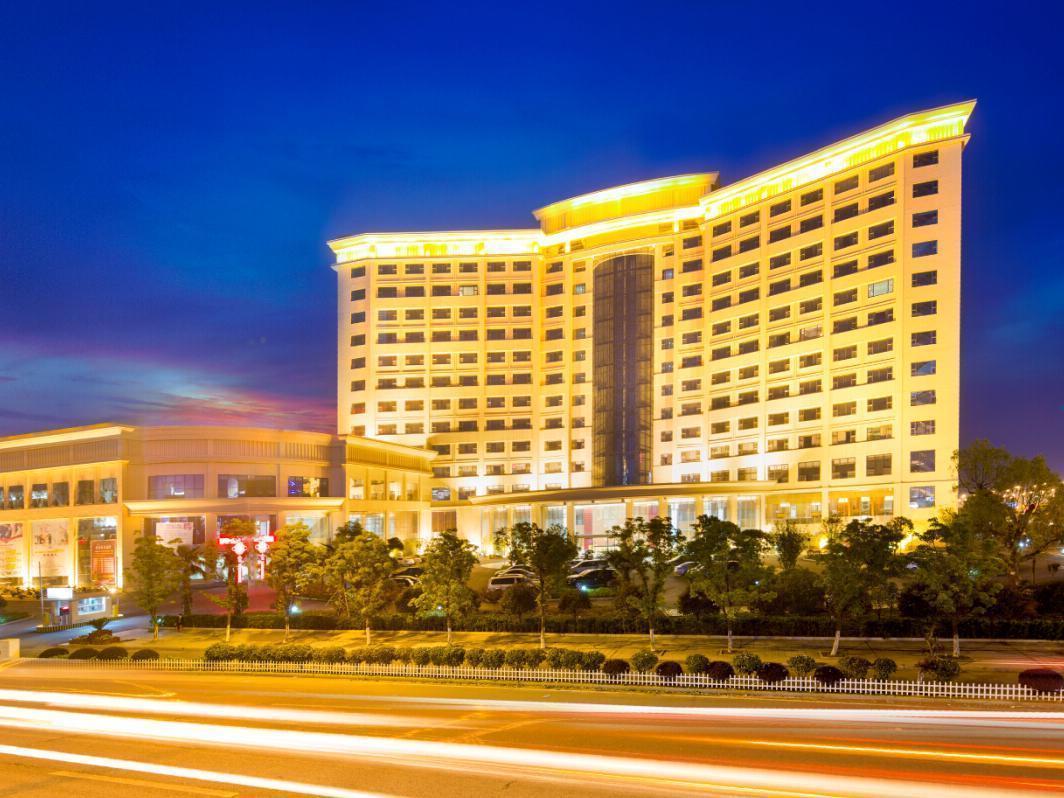The Grand Plaza Hotel Csian Kültér fotó
