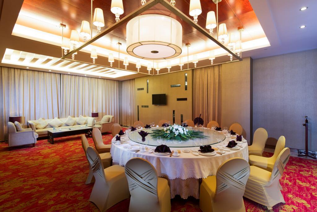 The Grand Plaza Hotel Csian Kültér fotó