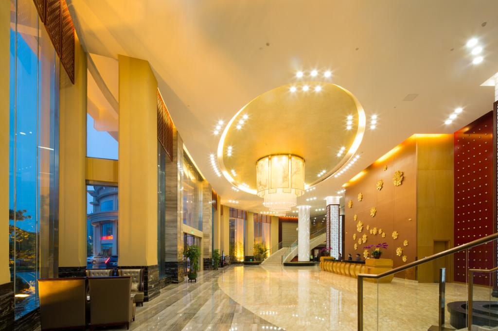 The Grand Plaza Hotel Csian Kültér fotó
